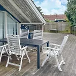 4 Bedroom Gorgeous In Casa de Férias *