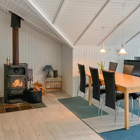 4 Bedroom Gorgeous In Casa de Férias Tranekær