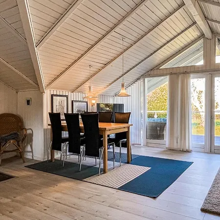 Holiday home 4 Bedroom Gorgeous In *