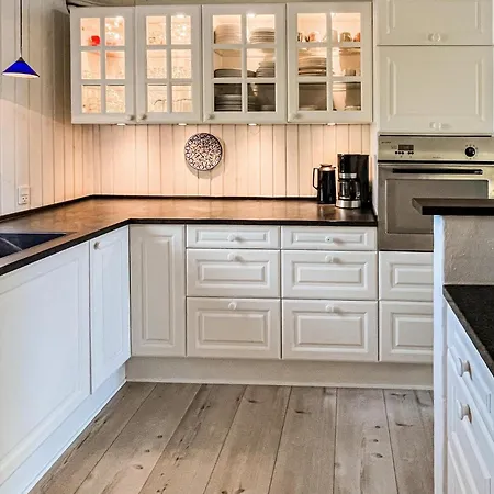 4 Bedroom Gorgeous In Tranekaer