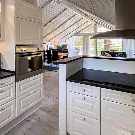 4 Bedroom Gorgeous In * Tranekaer